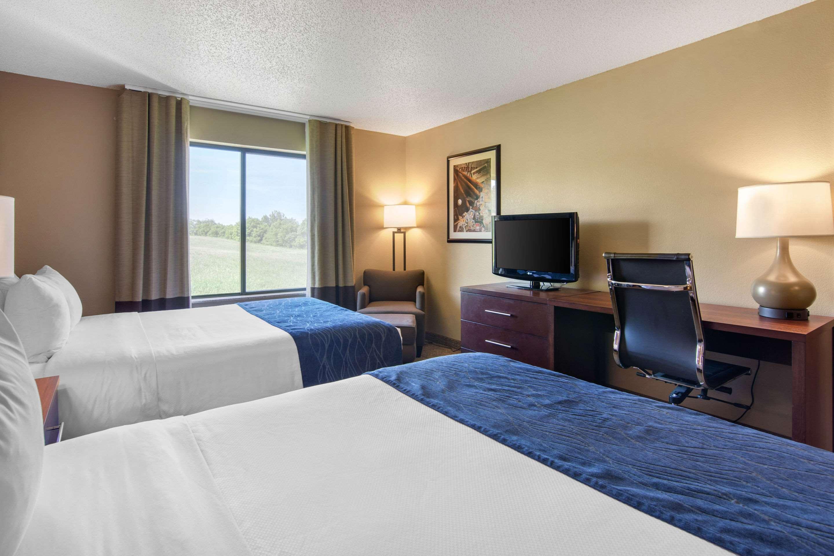 Comfort Inn & Suites Cooperstown - Milford Экстерьер фото