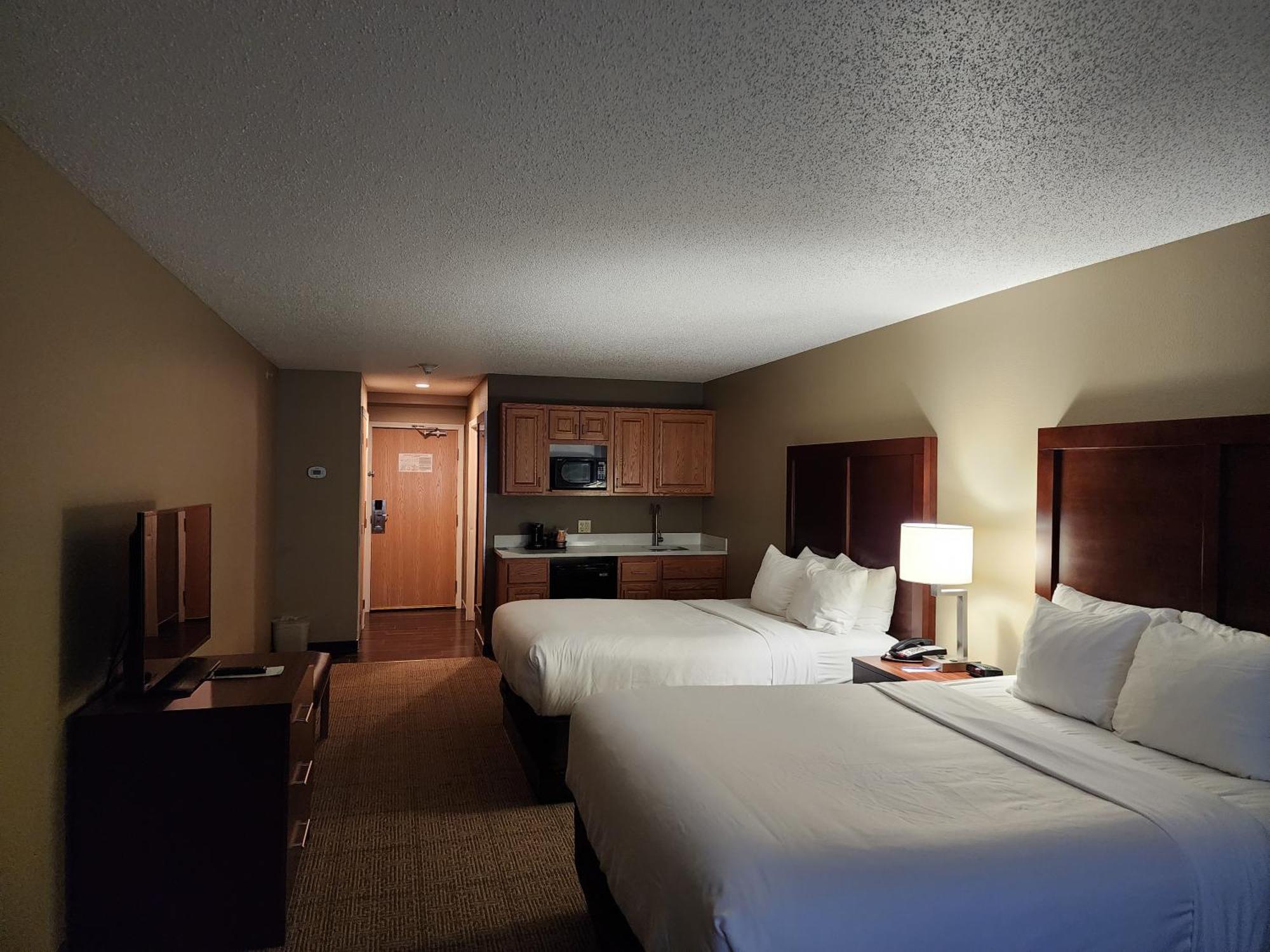 Comfort Inn & Suites Cooperstown - Milford Экстерьер фото